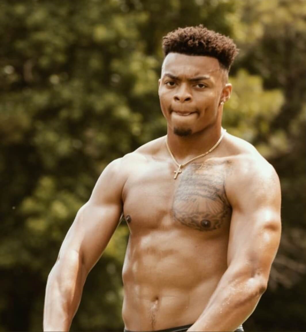 justin-fields-shirtless-ripped-abs